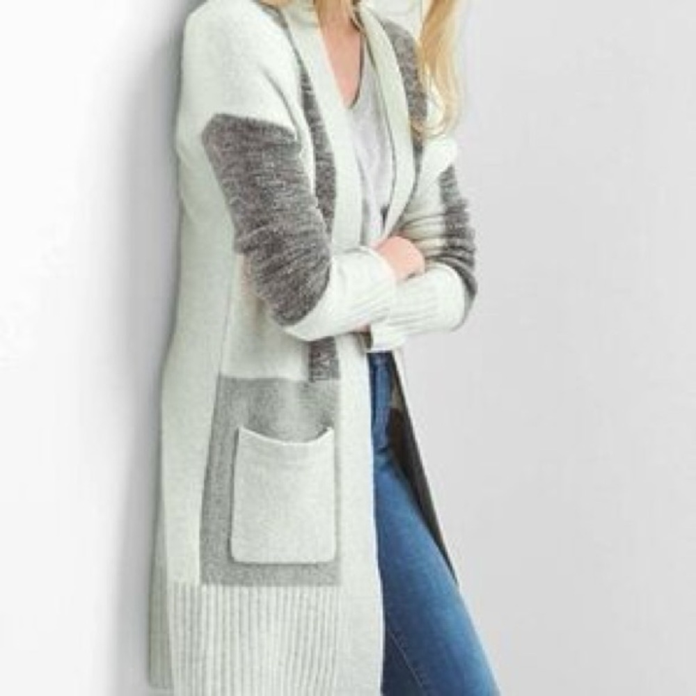 GAP Women's Cardigan Chunky Gray Cream Color Block Longline Sweater - Size M